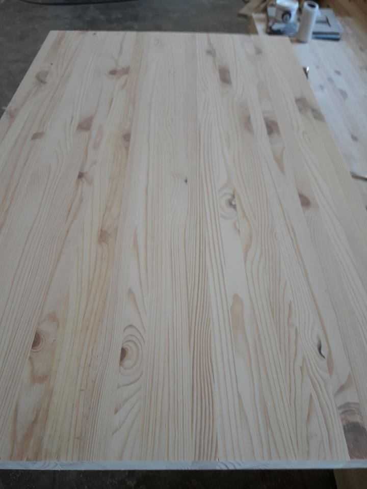 NOU Producem blaturi din lemn masiv de pin cu grosimi diferite.