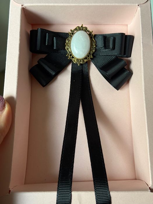 Елегантни брошки