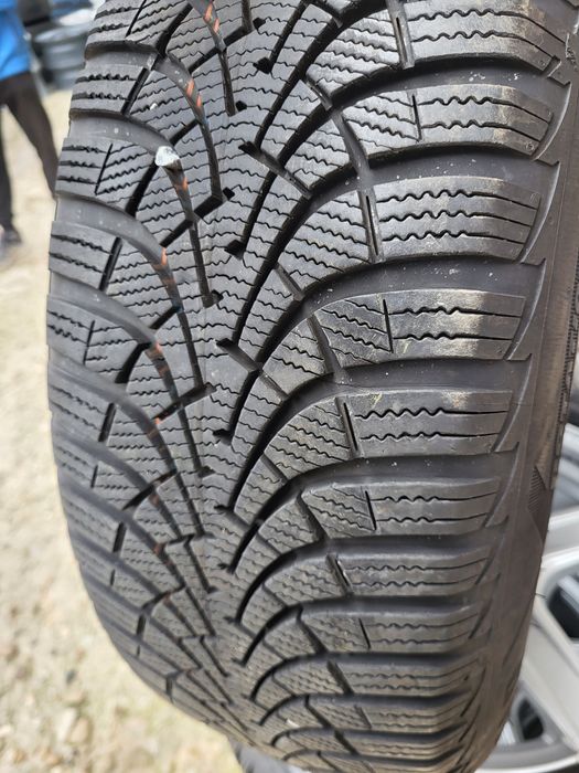 4 бр зимни 205/60/16 Goodyear