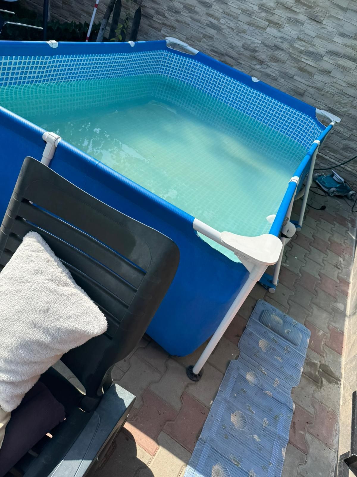 Piscina de vanzare