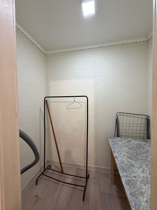 Продается 2-комн кв .р-н Айгуль.