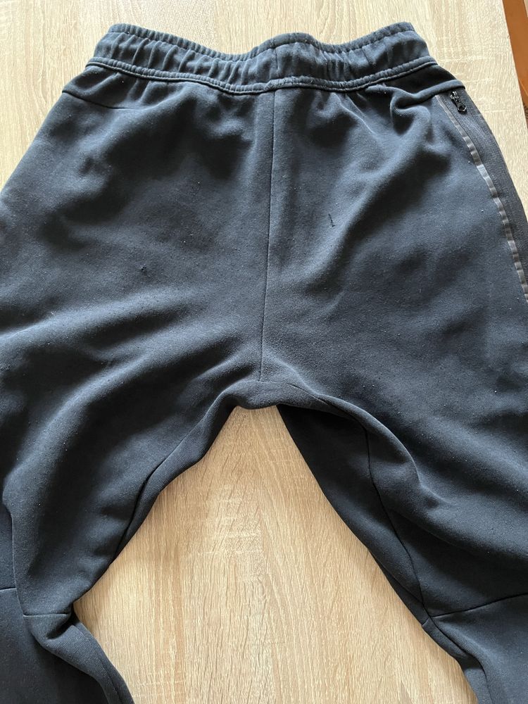 Nike tech fleece!!
