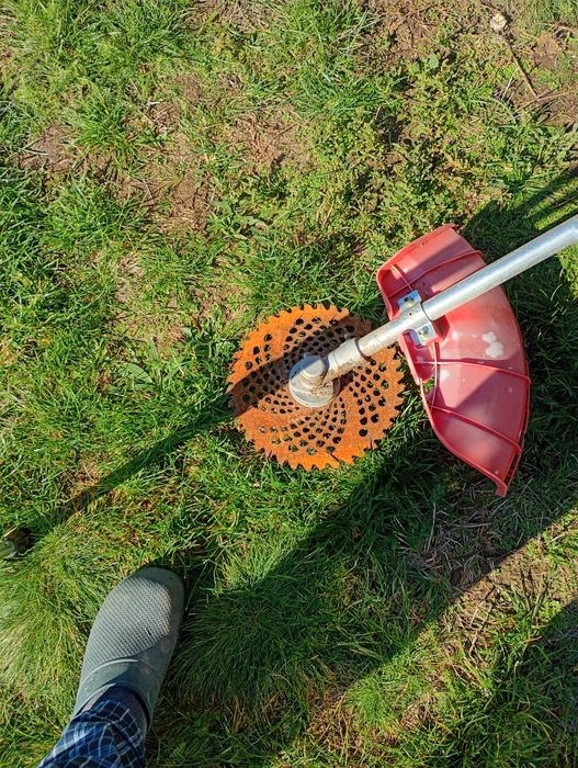 Бензинов тример за трева