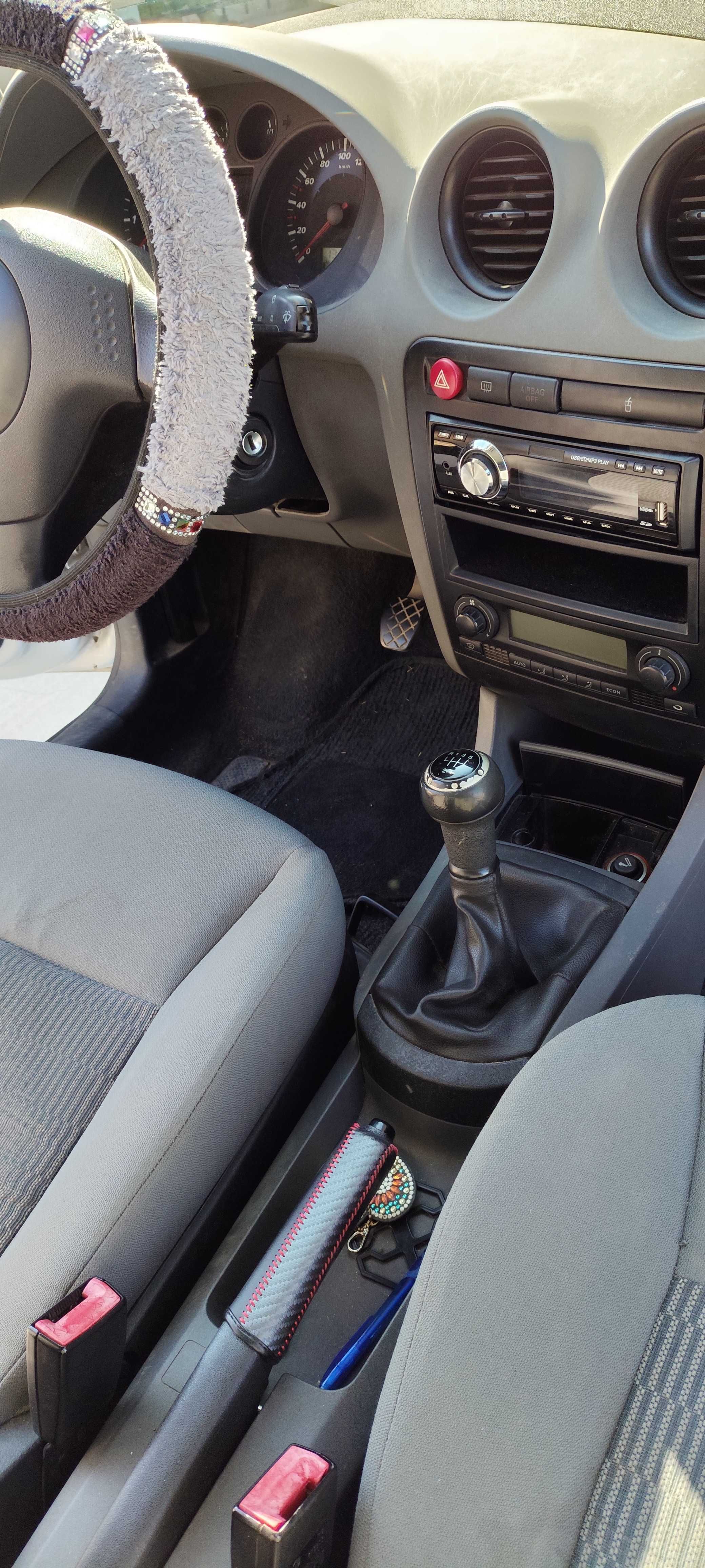Продавам Seat ibiza III