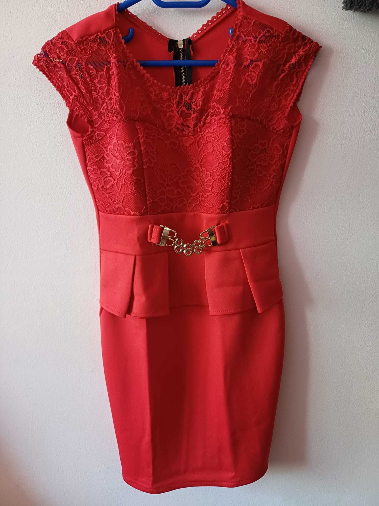 Rochie dantela rosie