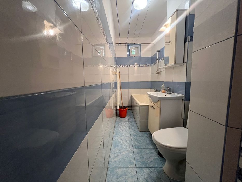 Vând apartament două camere centru