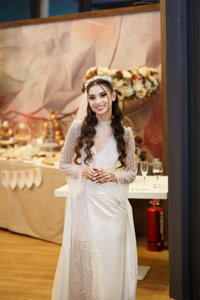Rochie mireasa pe corp cu trena
