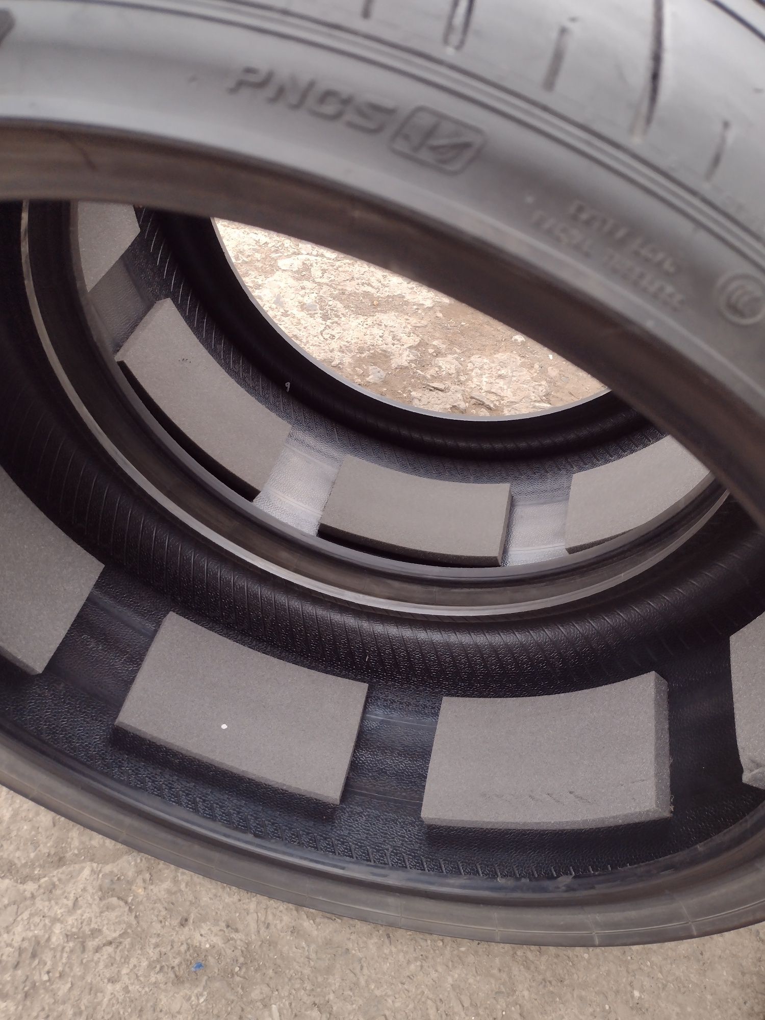 Pirelli P Zero 2бр.285/30/22 дот2821