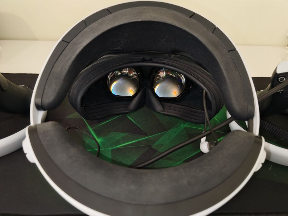 Sony PlayStation VR2  в гаранция Шлем в идеално състояние