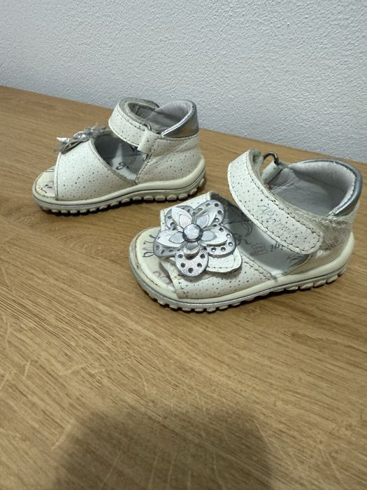 Sandale piele Primigi nr 19