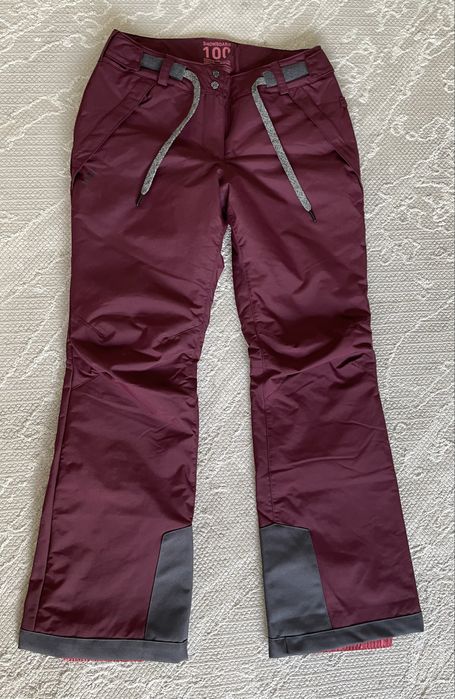 Costum de ski, ochelari si manusi