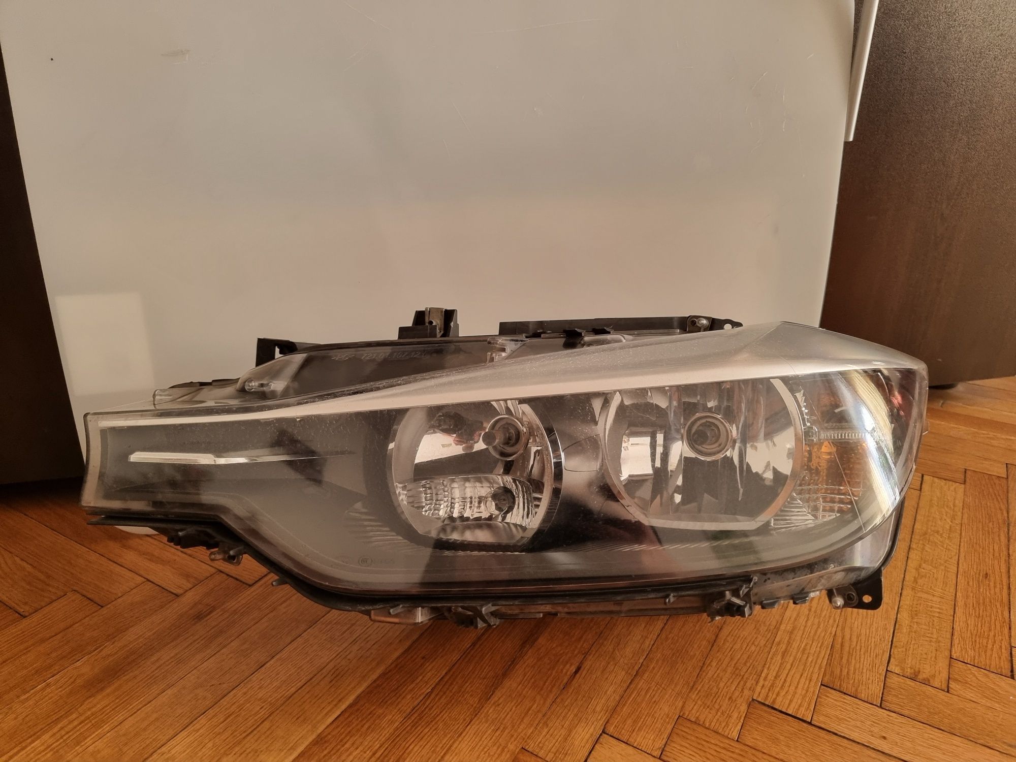 Фарове  за BMW F30 ляв и десен