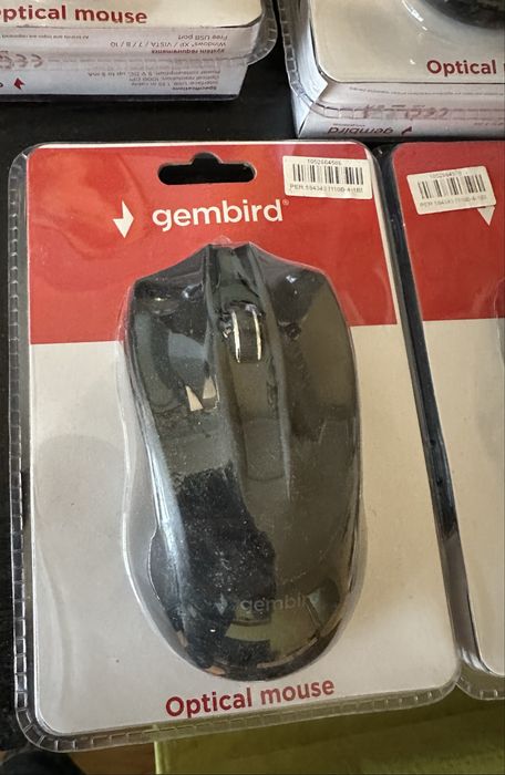 Продавам чисто нови клавиатури и мишки в оригинални опаковки!