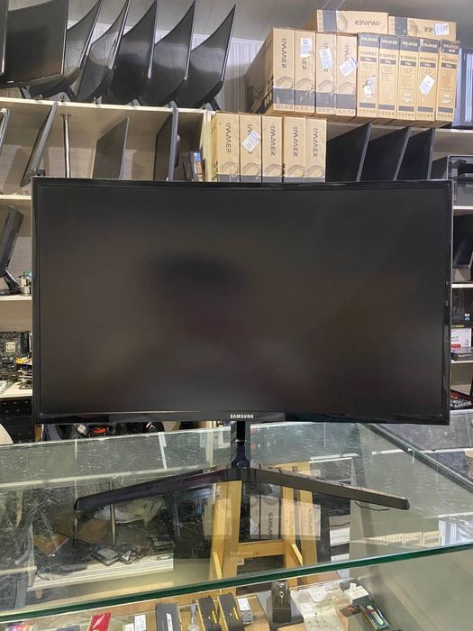 Samsung 27 curved yaxshi holatda aybi yoq