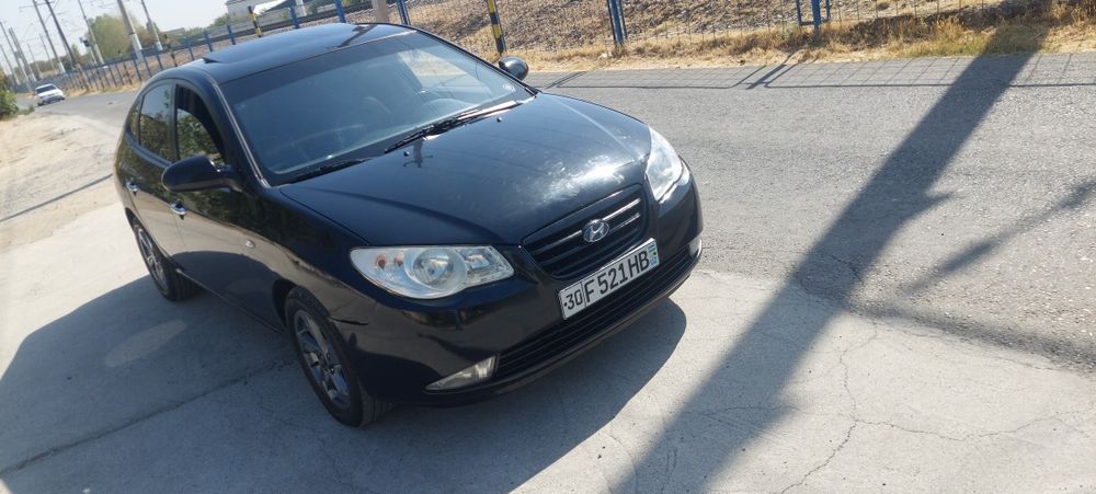 Hyundai Avante 1.6 Sotiladi
