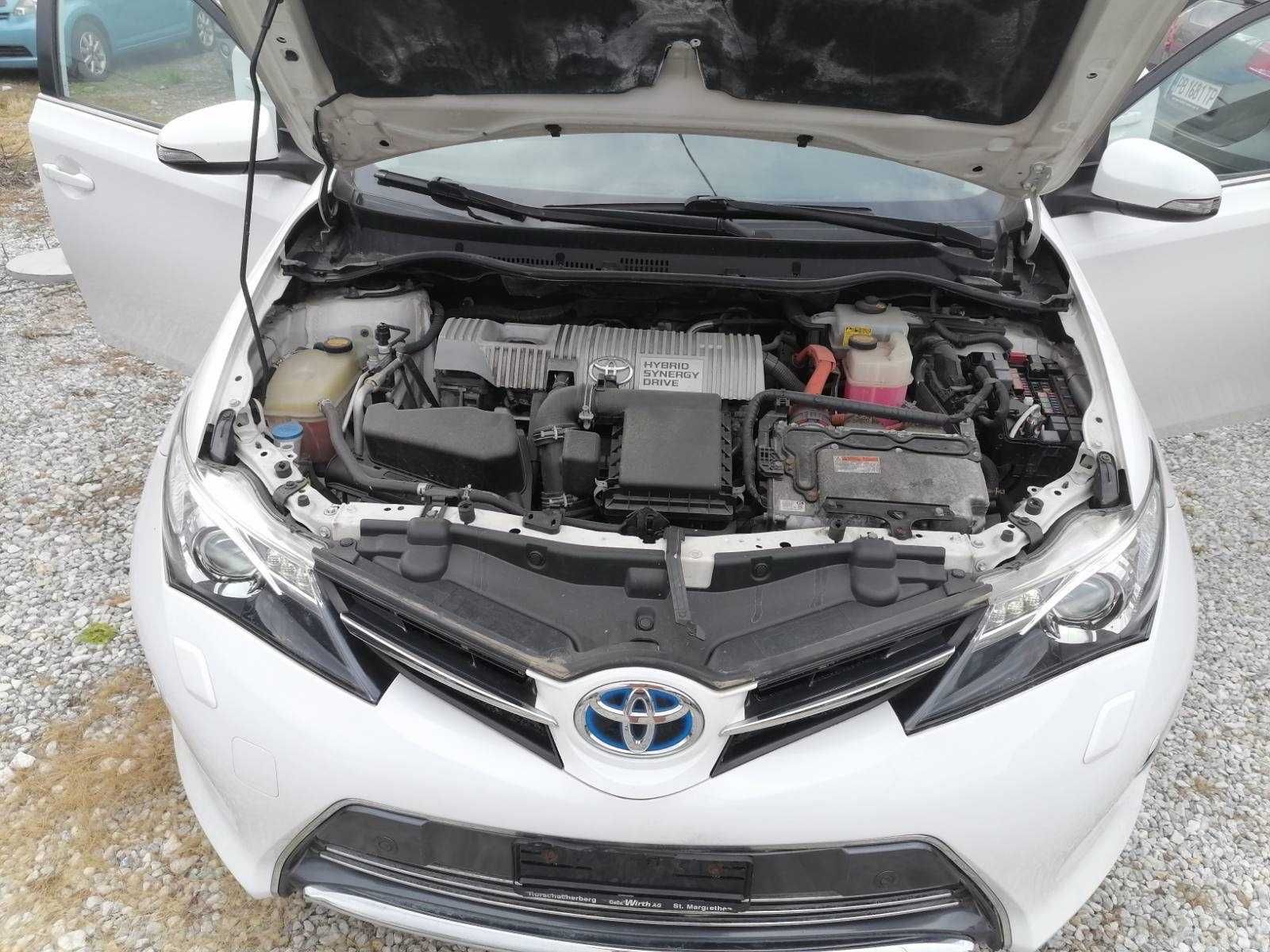 Toyota Auris 2014 Хибрит Панорама