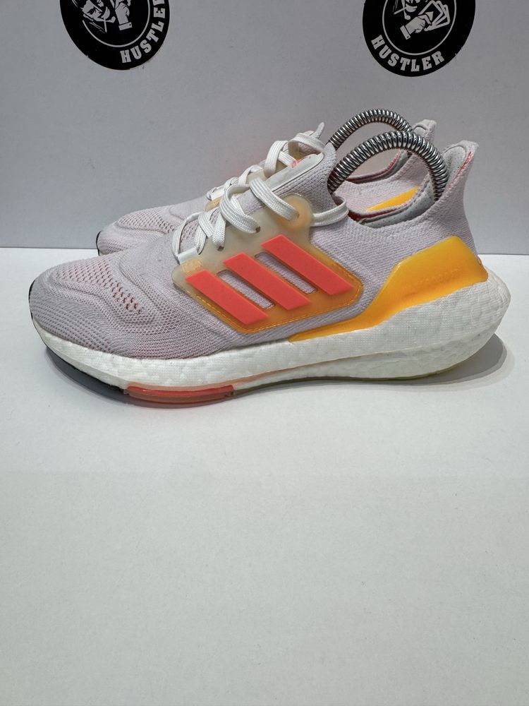 Маратонки ADIDAS ULTRA BOOST 22 W.Номер 36