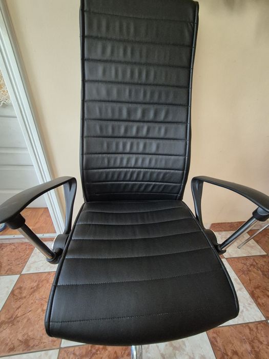 Scaun de birou negru