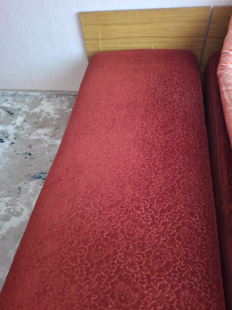 Продаются две односпальные кровати