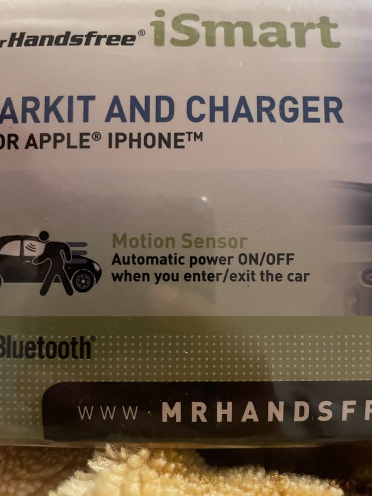 Handfree iSmart поставка и зарядно за iphone/ipod за кола