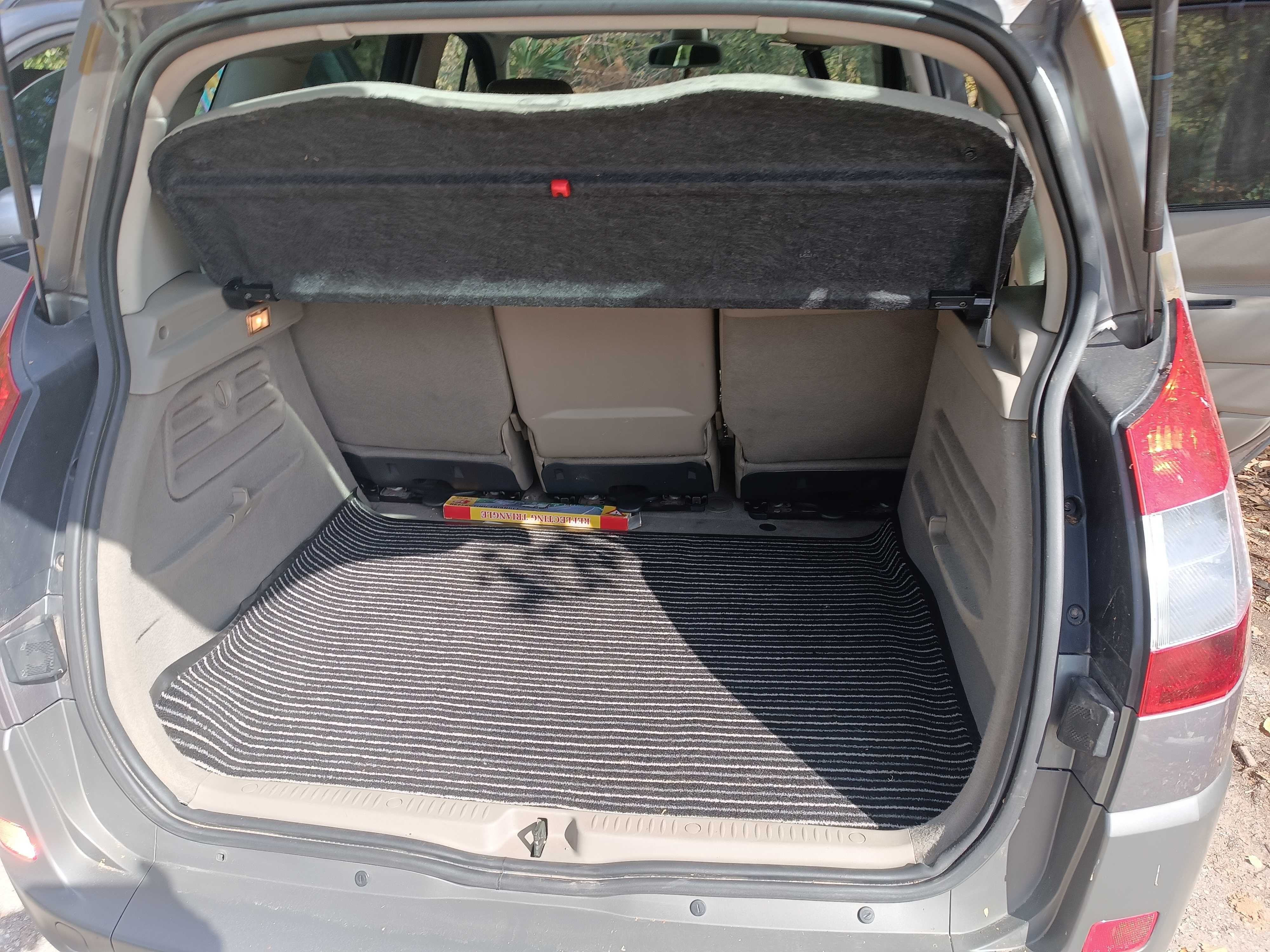 Renault Scenic 1.6 бензин 111к.с