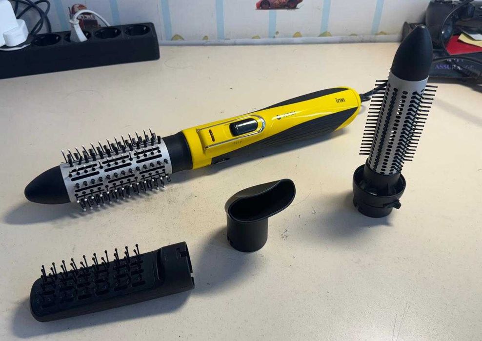 Фен-щетка Vitek VT-2509 Y желтый/черный