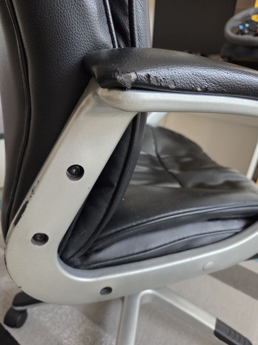 Офис стол. Цена до 31.12.25