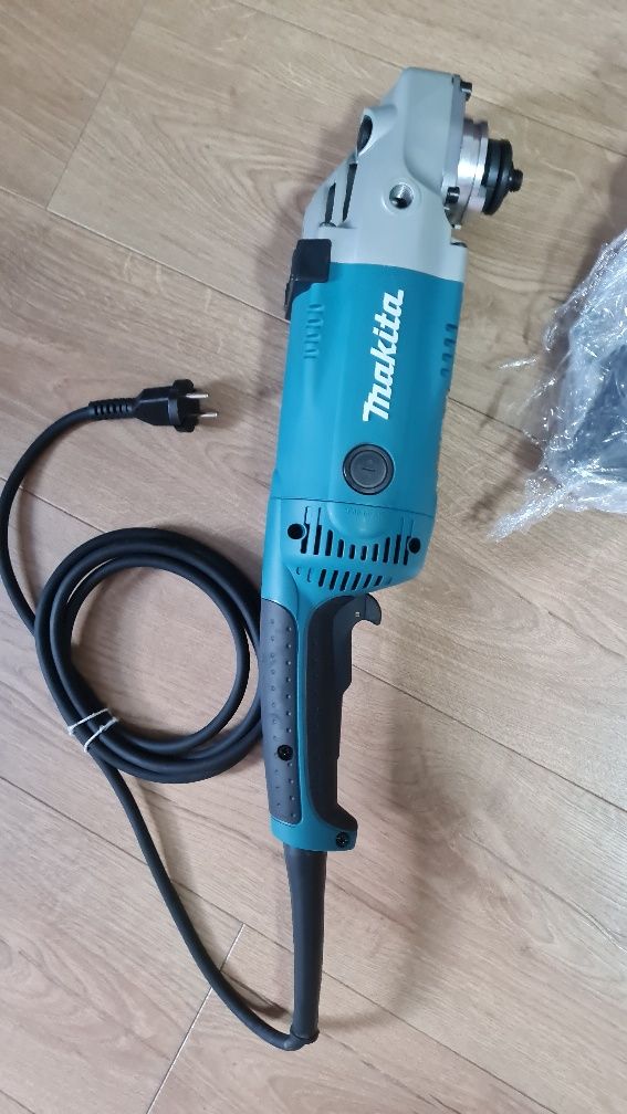 Polizor unghiular Makita GA9020, 2200 W, 6600 rpm, 230 mm