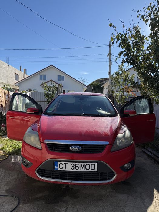 vand ford focus 2010