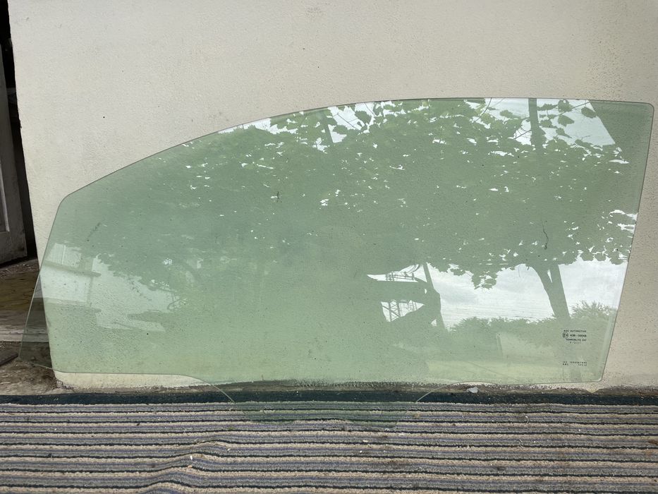 Peugeot 307 2004 стъкло