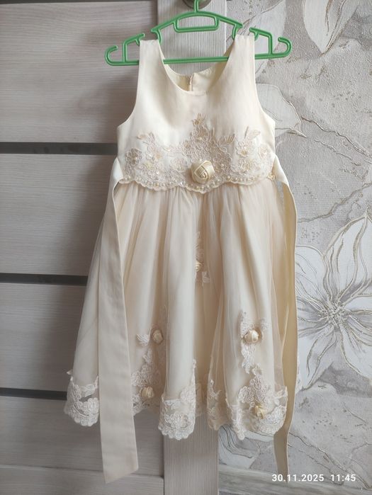 Продам платья на 1,5-2,5 года