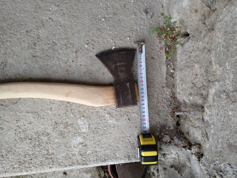 Продавам две малки антикварни Френски брадви 19-ти век