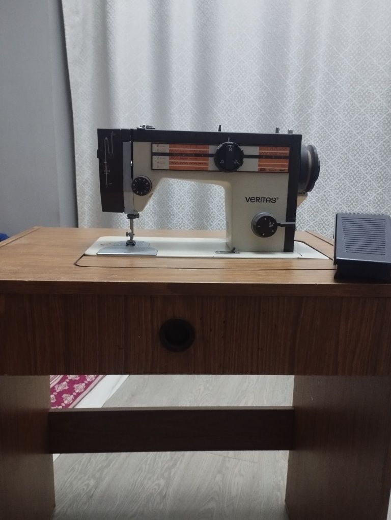 Продается швейная машинка