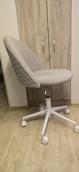 Офис стол на колелца jysk