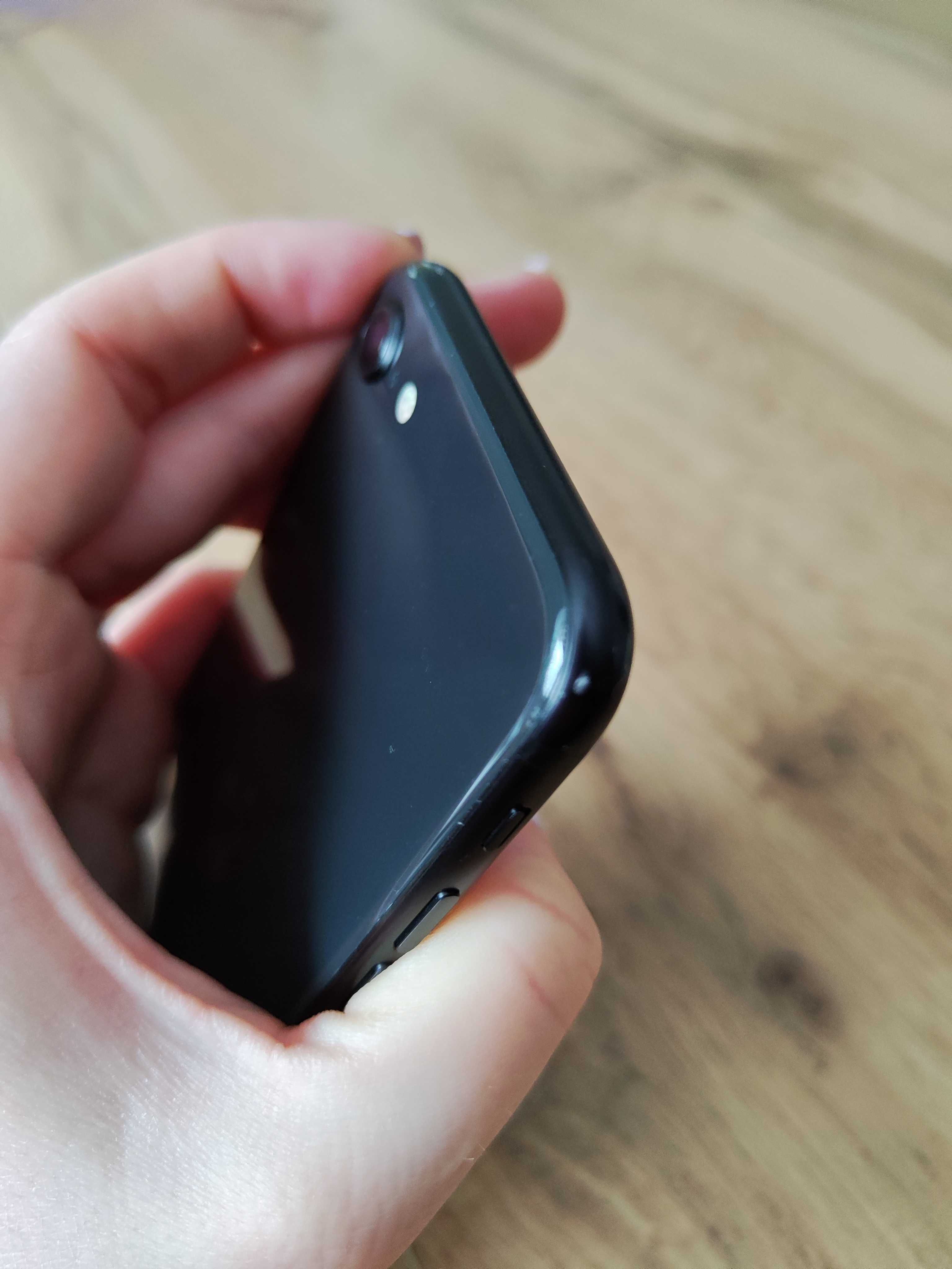 iPhone SE второ поколение, 64GB