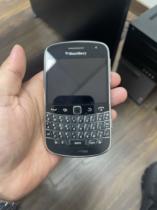 BalckBerry bold 9930