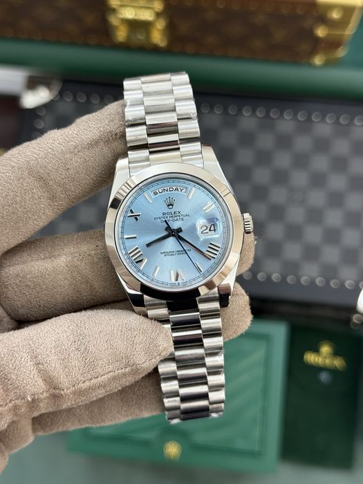 Rolex Day-Date 40mm Roman Platinum
