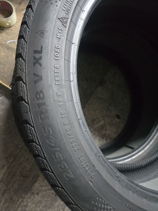 Continental 235/45 R18 98V MS iarnă