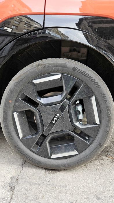 215/50/19 97H DOT3724 на 6 хил.км летни гуми hankook ion  от ел. кола