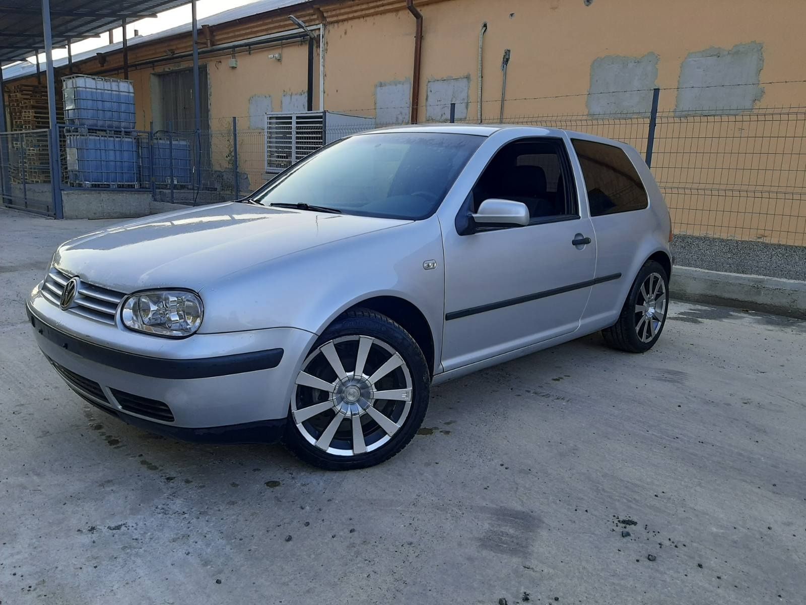 VW Golf 4 2.3 150к.с