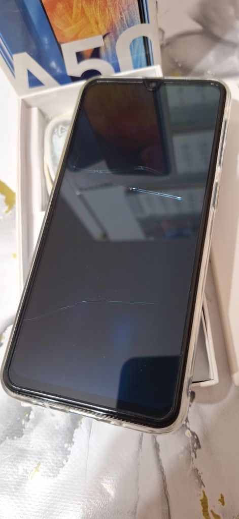 Продам Samsung A50 4/64 синий
