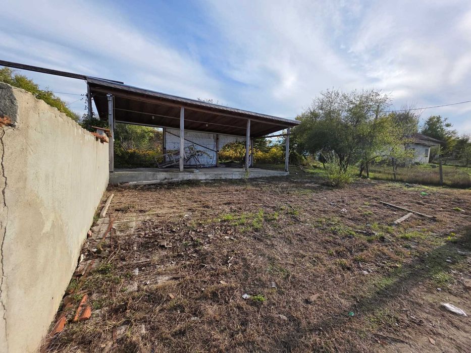 Продава се парцел