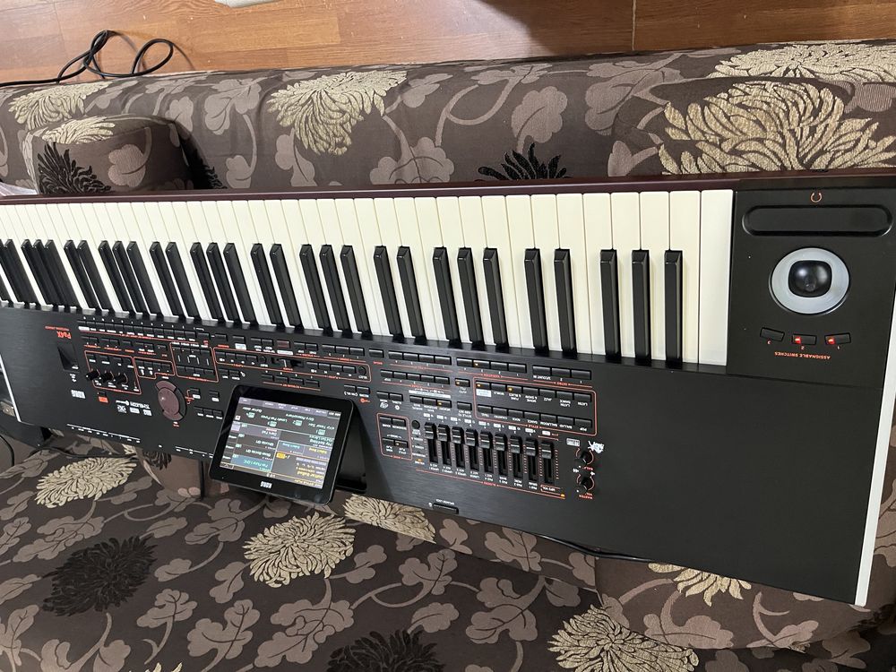 Korg pa4x internațional 76 clape ca și nou!