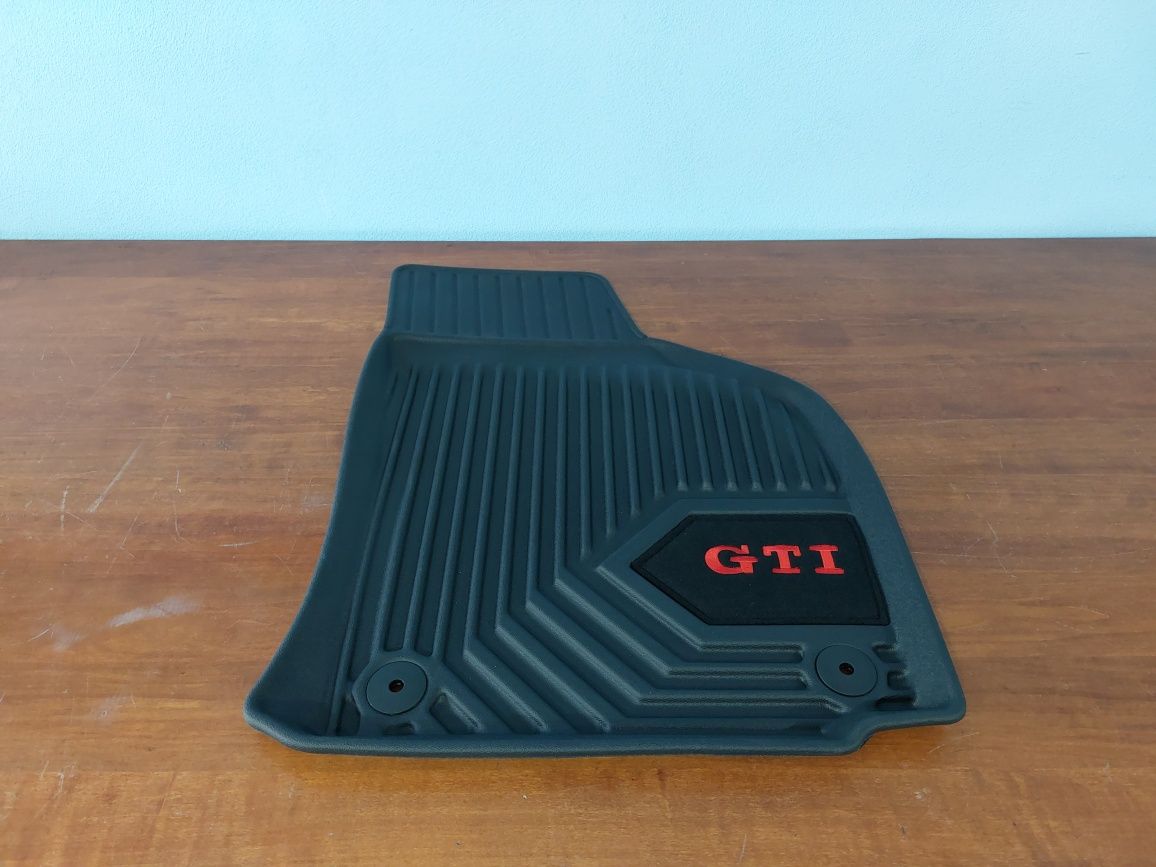 Covorase auto (presuri) tip tavita dedicate VW GOLF GTI