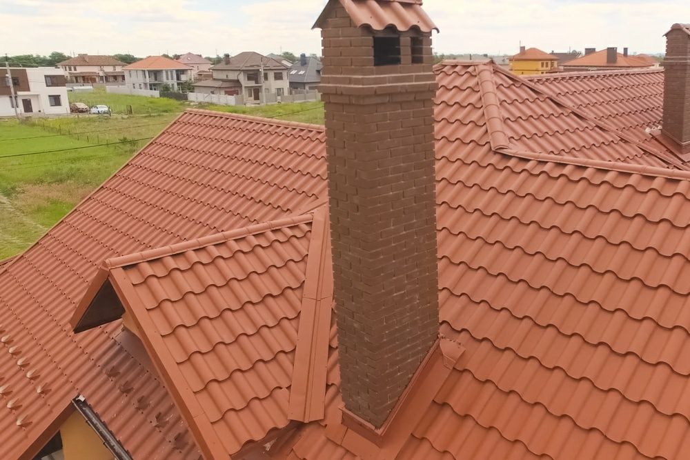Vopsire acoperișuri din tablă cât și din Țiglă ceramică