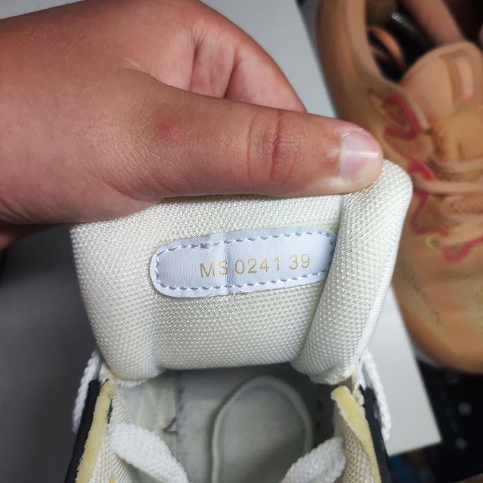 Adidași Louis Vuitton