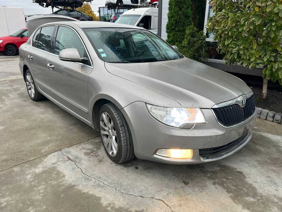 Skoda Superb 2 Avariat 2009 2.0 tdi CBBB 170 cp DSG navi piele Xenon