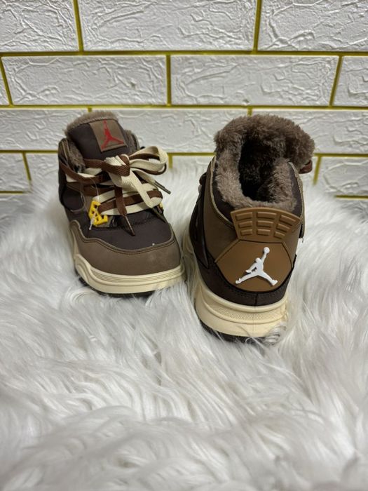 Vând ghete de copii