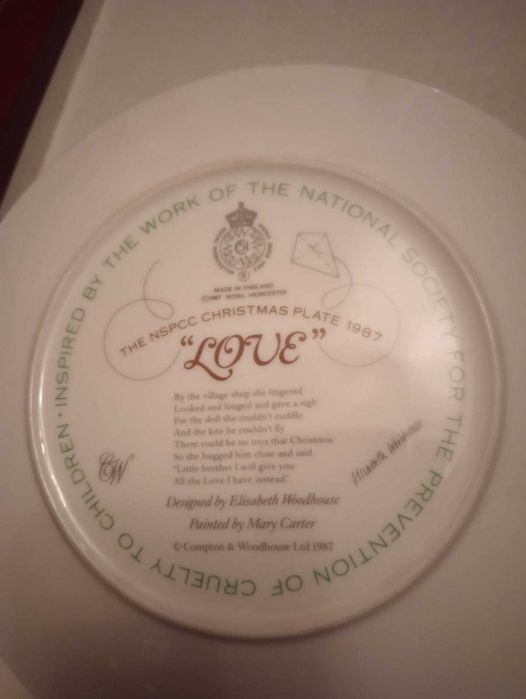 Vand farfurie Craciun Love din portelan englezesc superior