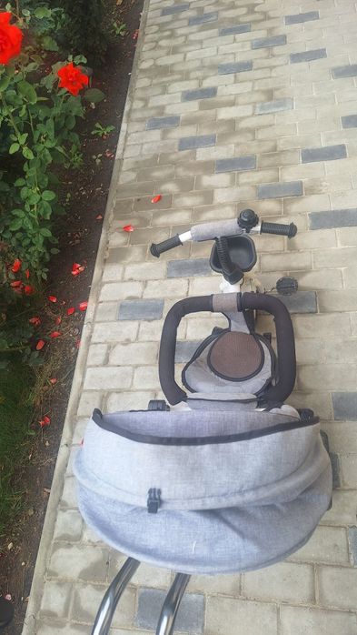 Vând tricicleta cu livrare in Iași